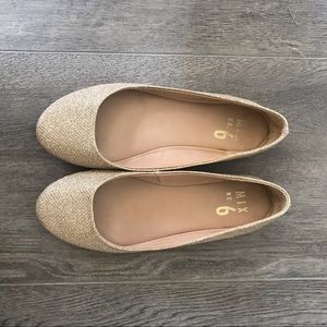 Mix no. 6 Danzey gold flats size 5